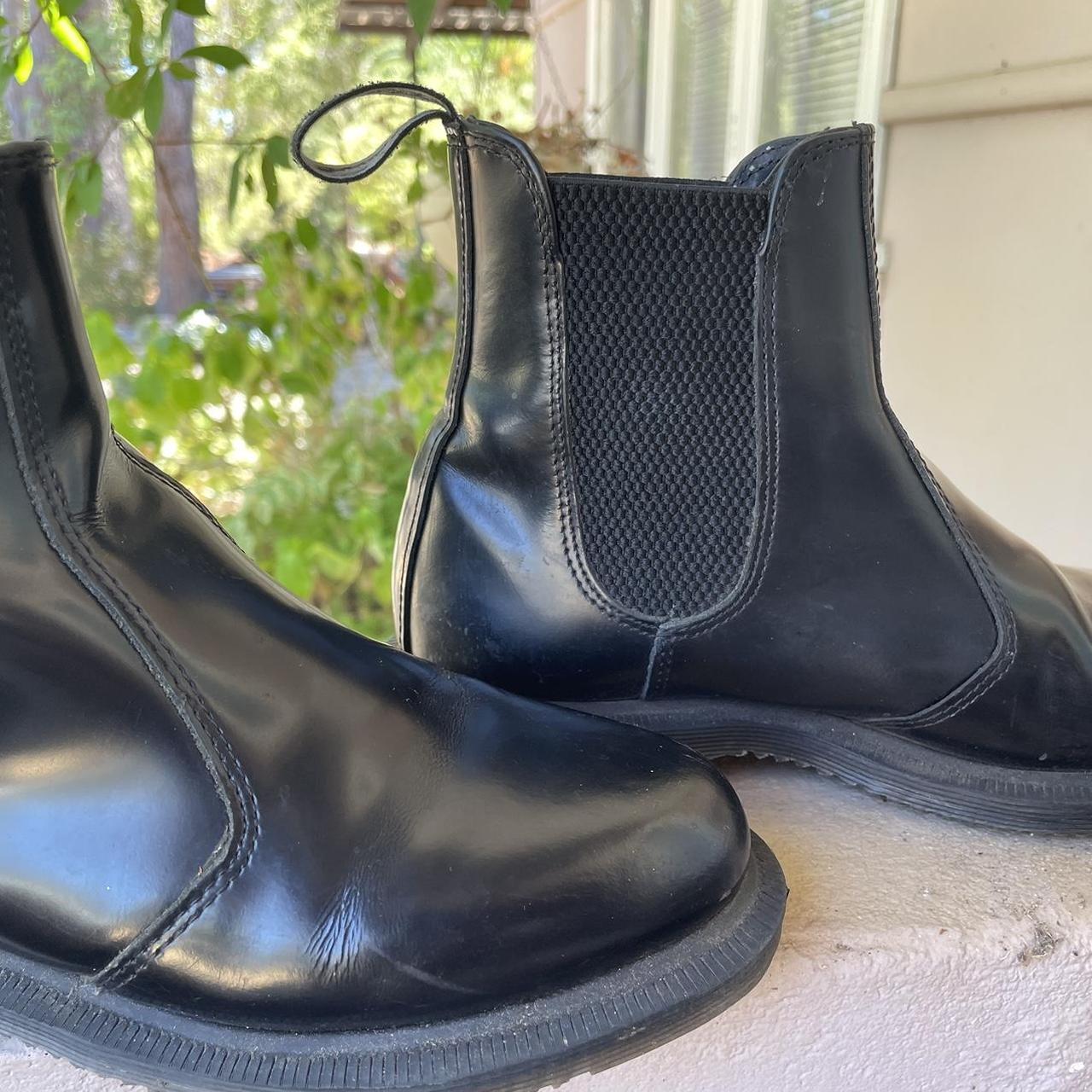 dr martens chelsea flora