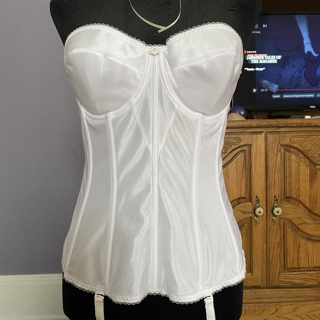 Vintage Dominique corset top. White with cute flower - Depop