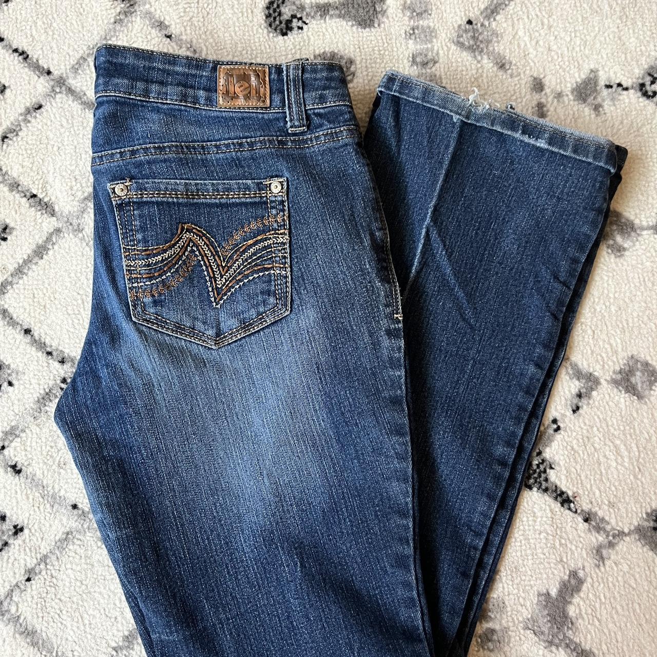 L.e.i. Women's Navy and Blue Jeans | Depop