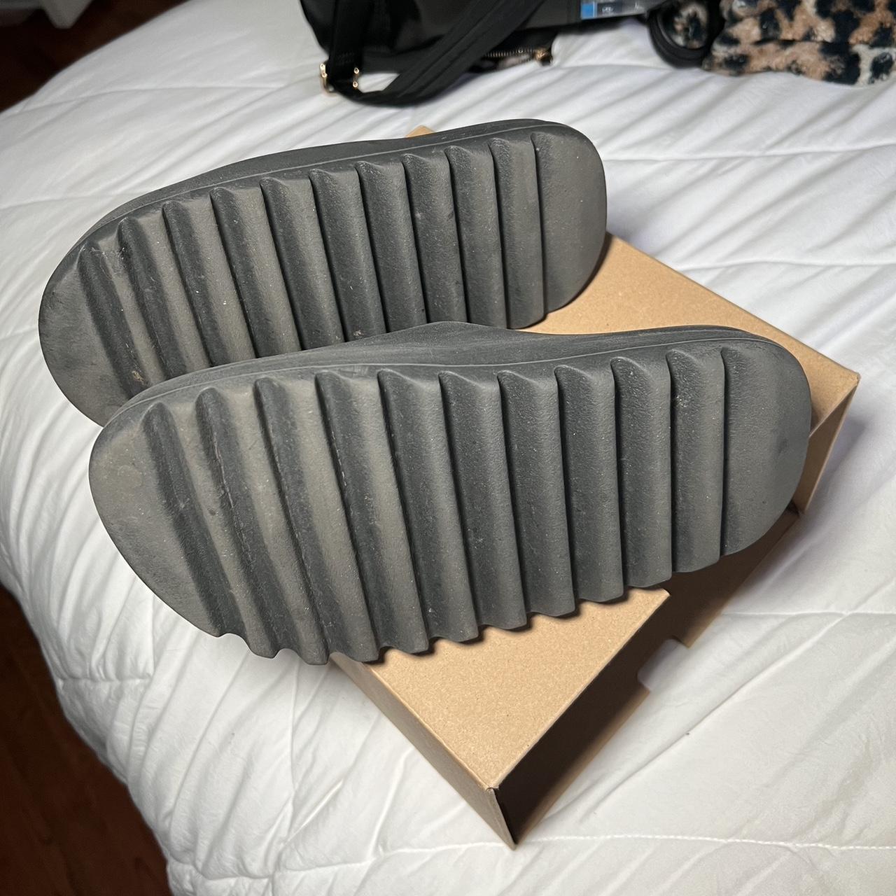 yeezy slides colors black