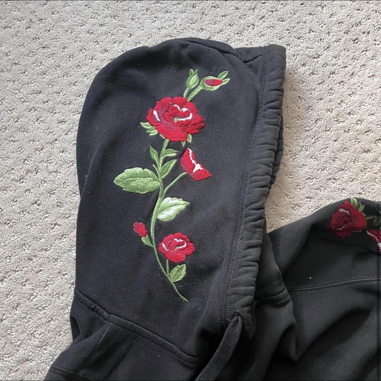 Hollister red rose on sale hoodie