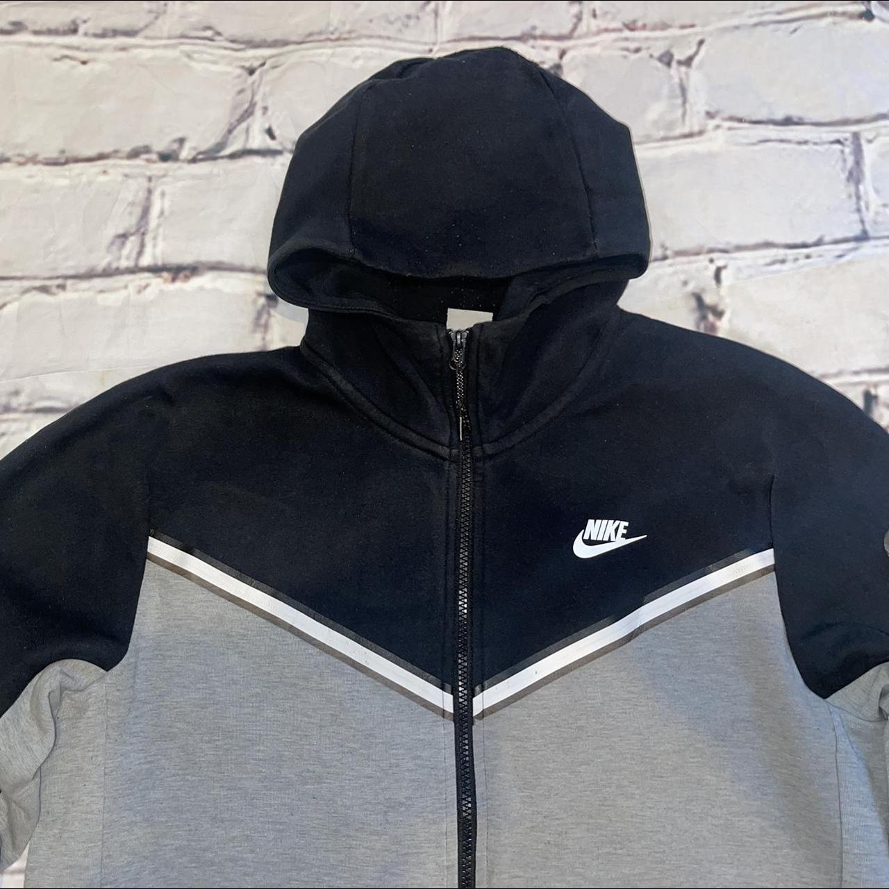 Nike Men's Black and Grey Jacket | Depop
