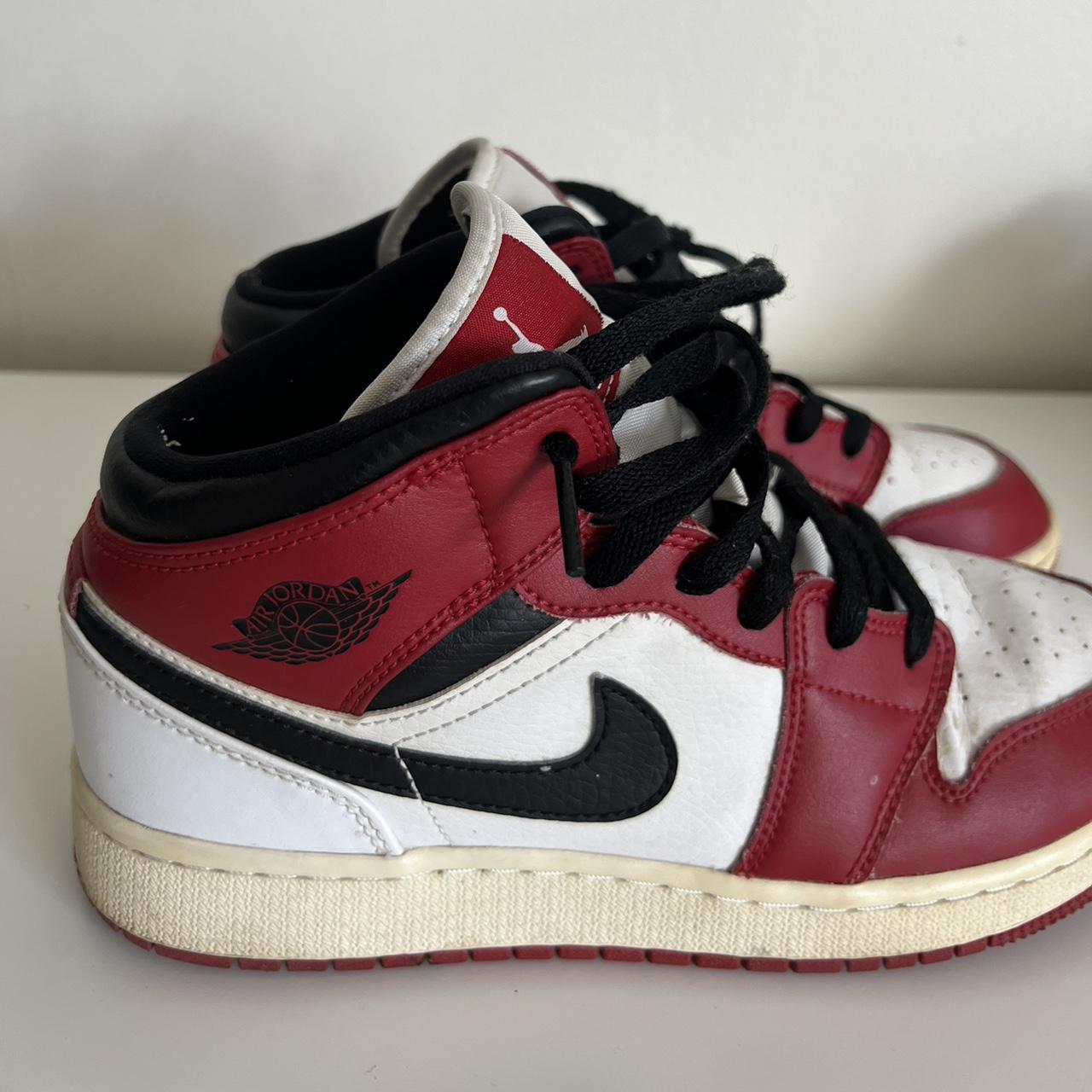 jd sports jordan 1 mid chicago
