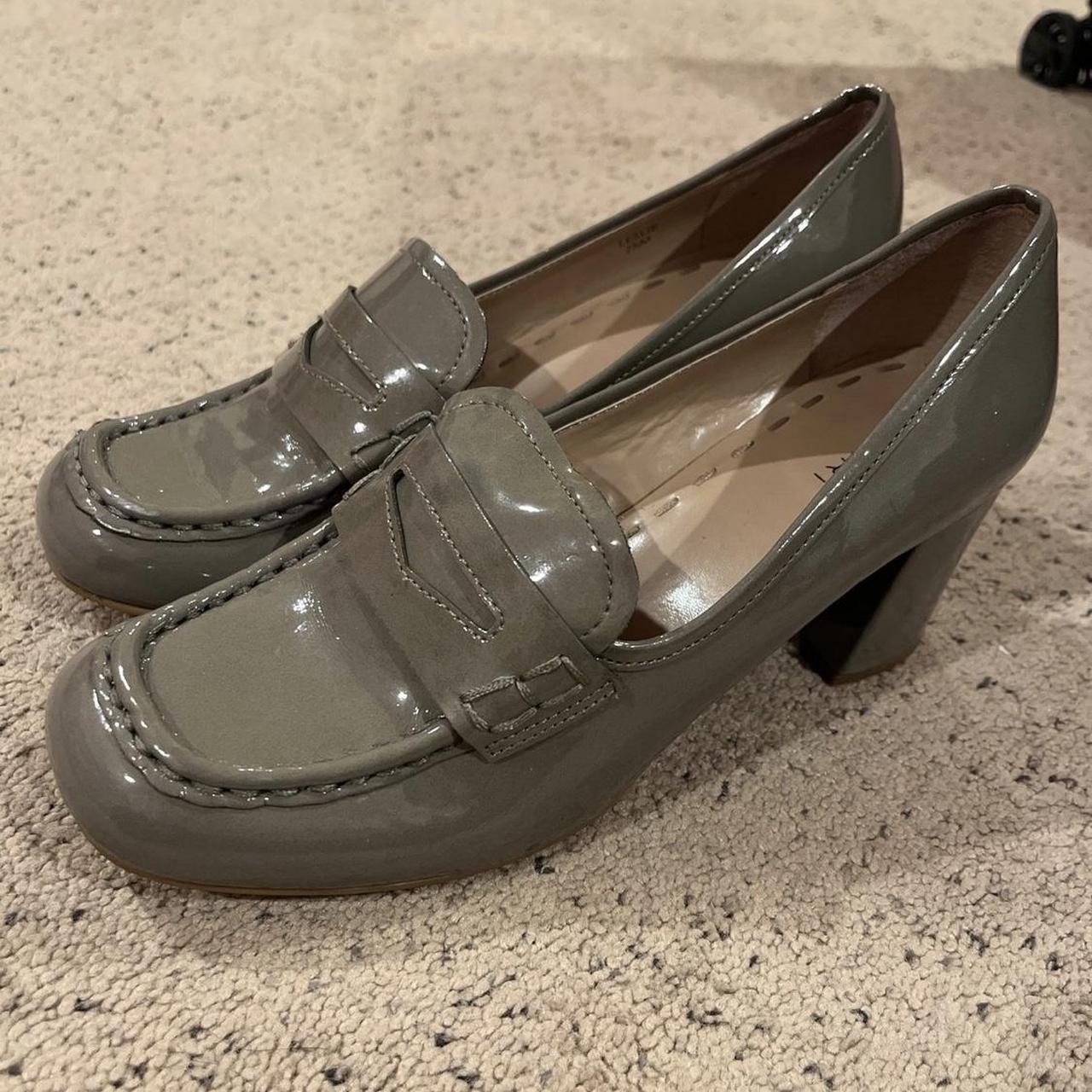 tahari loafers