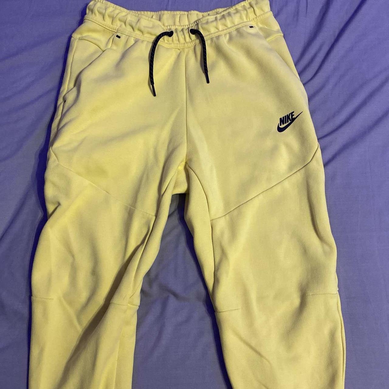 nike tech fleece hoodie yellow