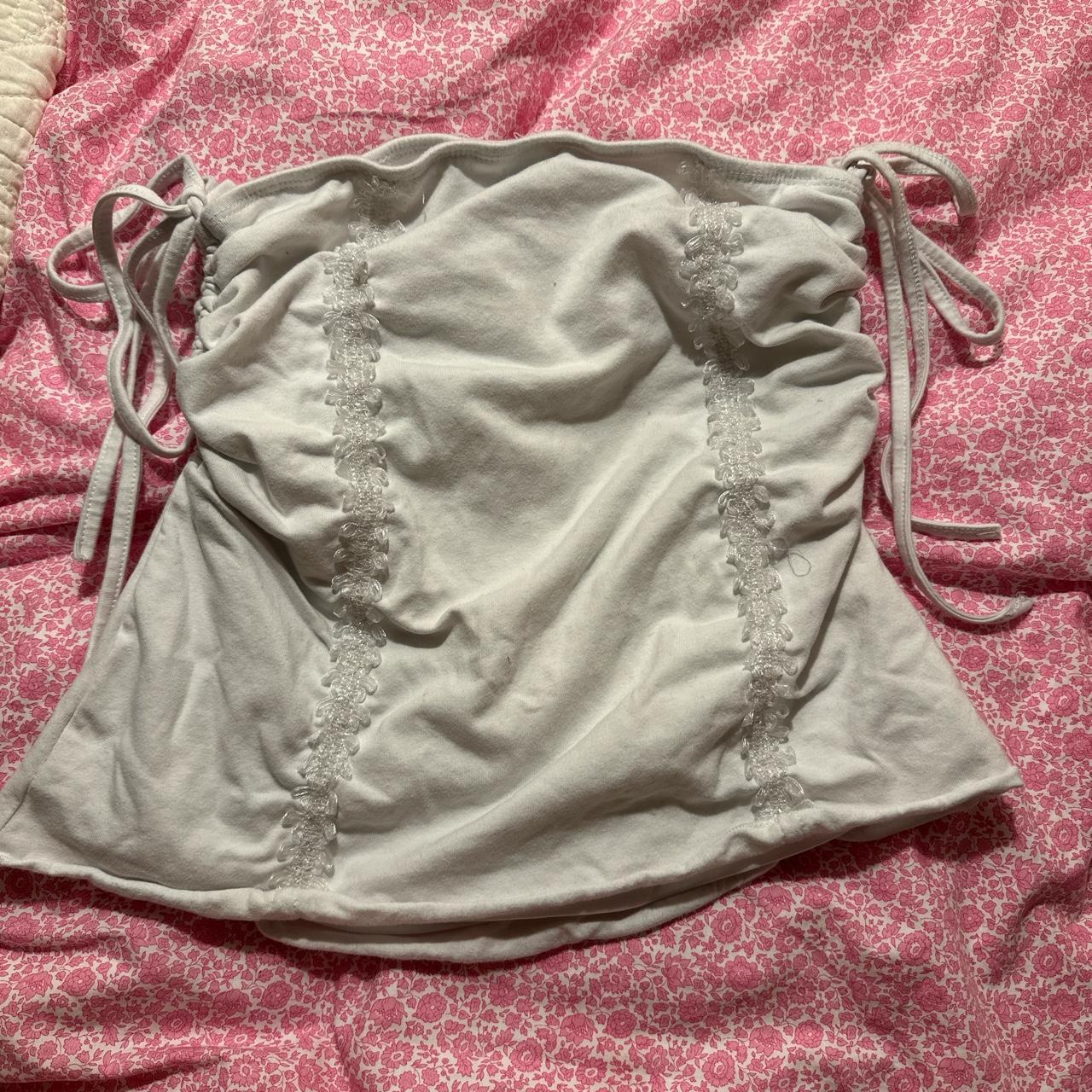 White tube top with rushed sides and bows. Size small - Depop