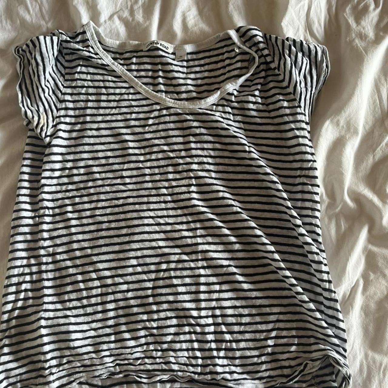 Country Road Black And White Stripe T-shirt Great - Depop