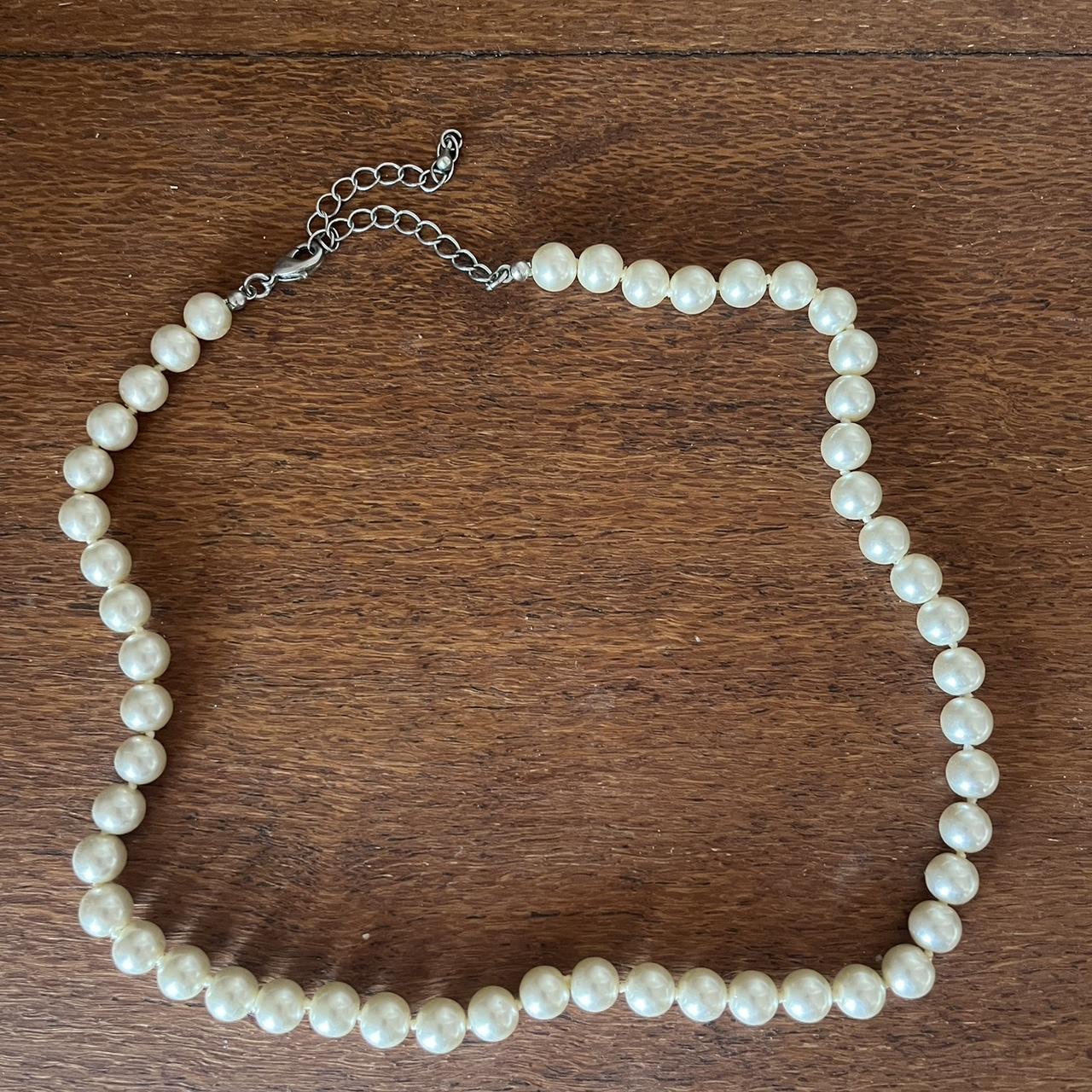 David Jones pearl necklace (fake pearls) Worn once... Depop