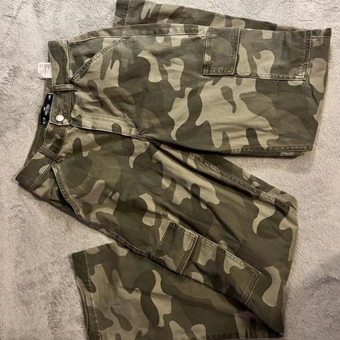 brown camo lululemon leggings, size 2, worn twice, - Depop