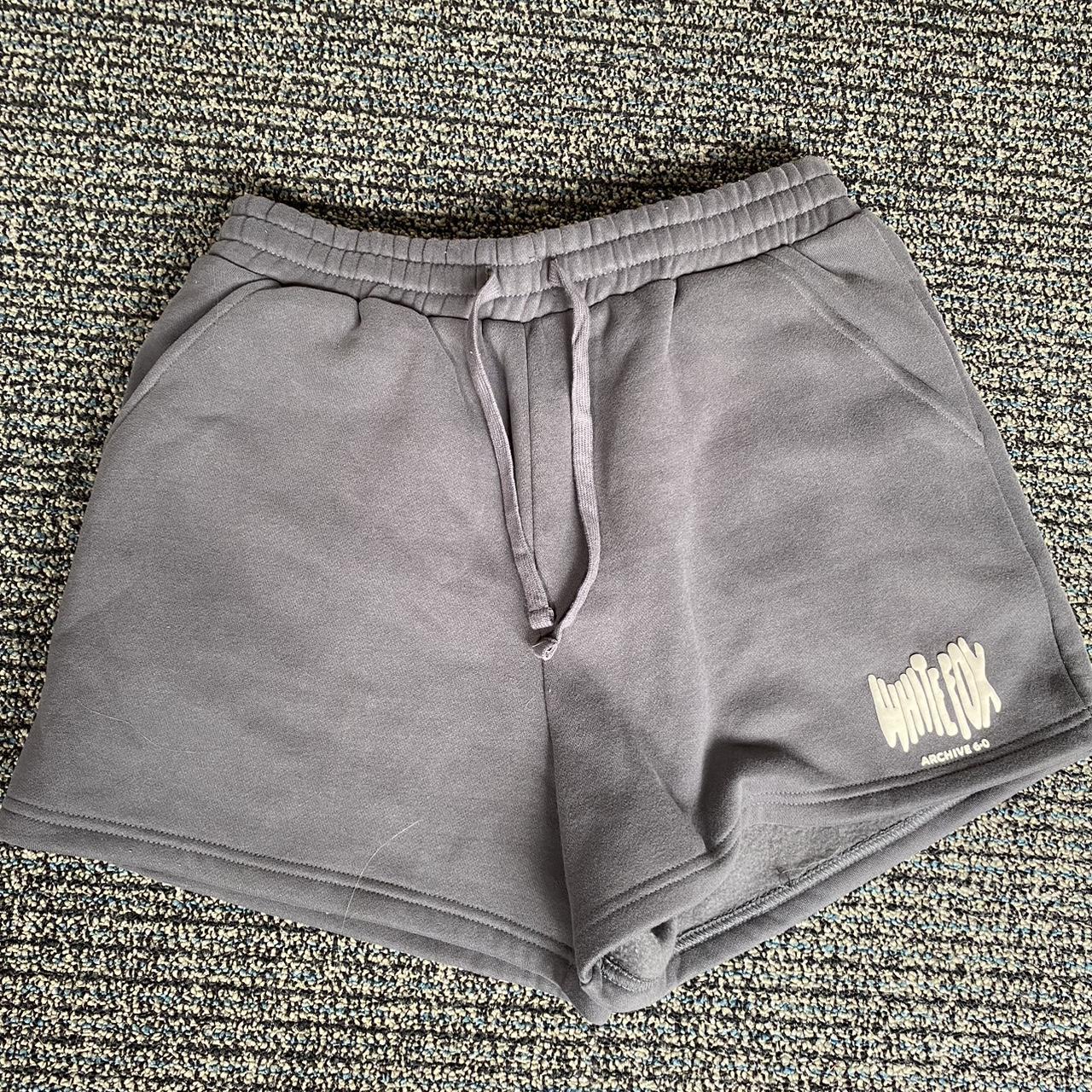 White fox shorts -never worn -so comfy -size M - Depop