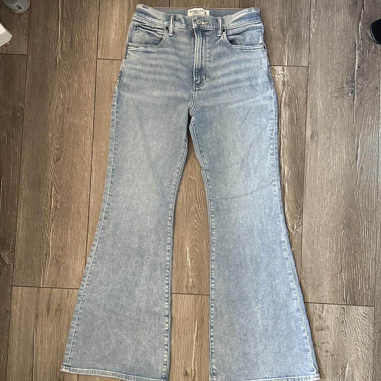 High rise-flare-jeans - Depop