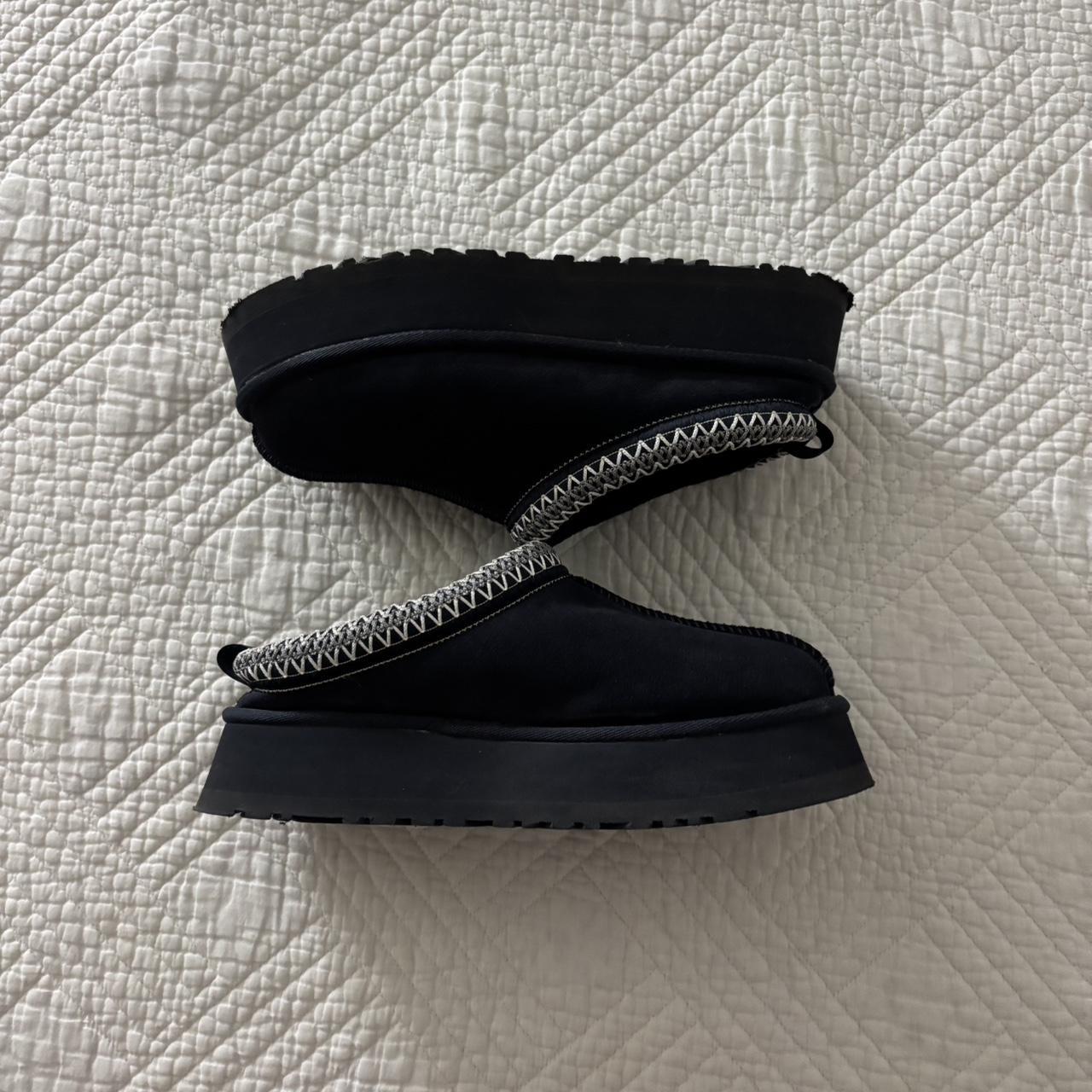 navy blue tasman uggs