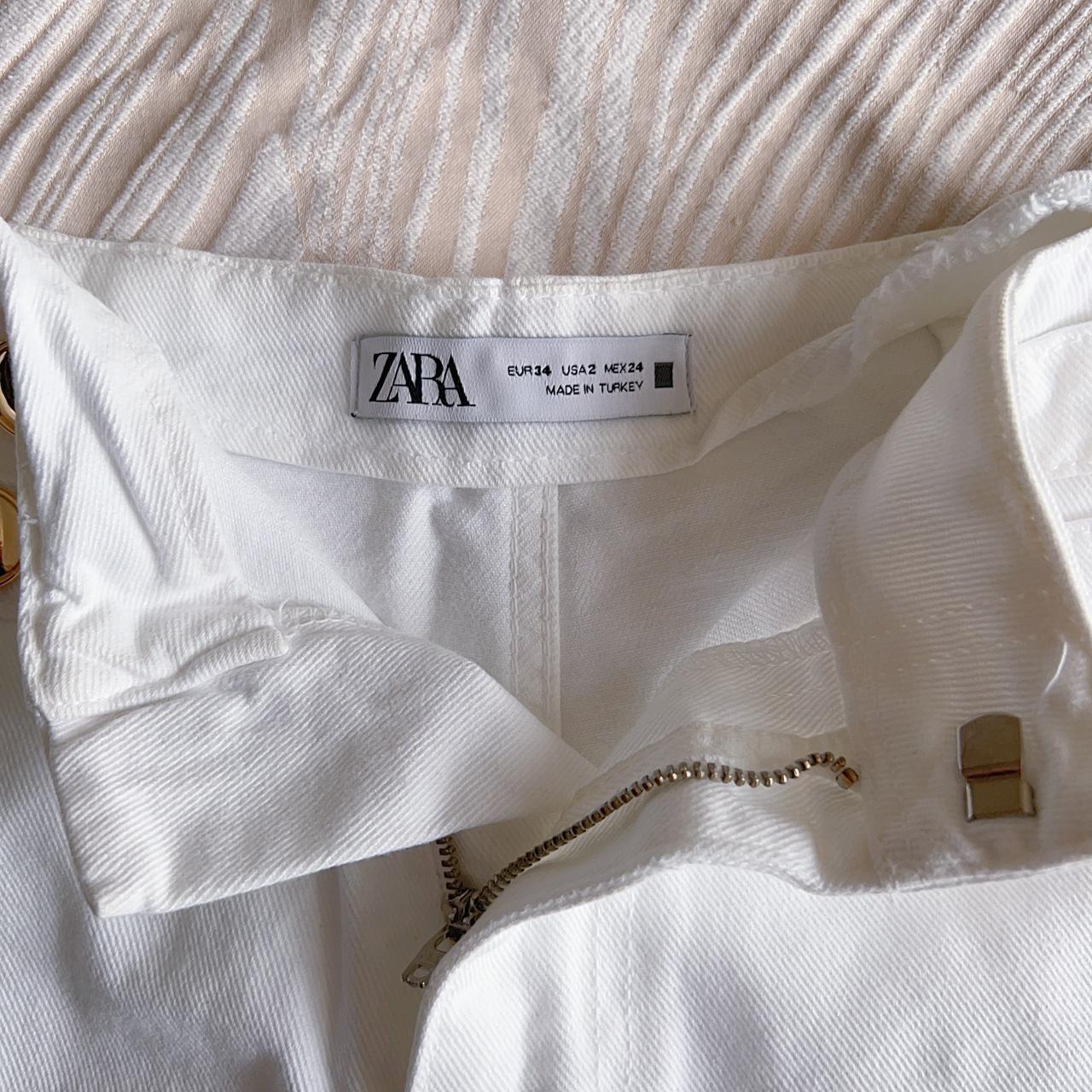 Zara Women's White and Gold Shorts | Depop