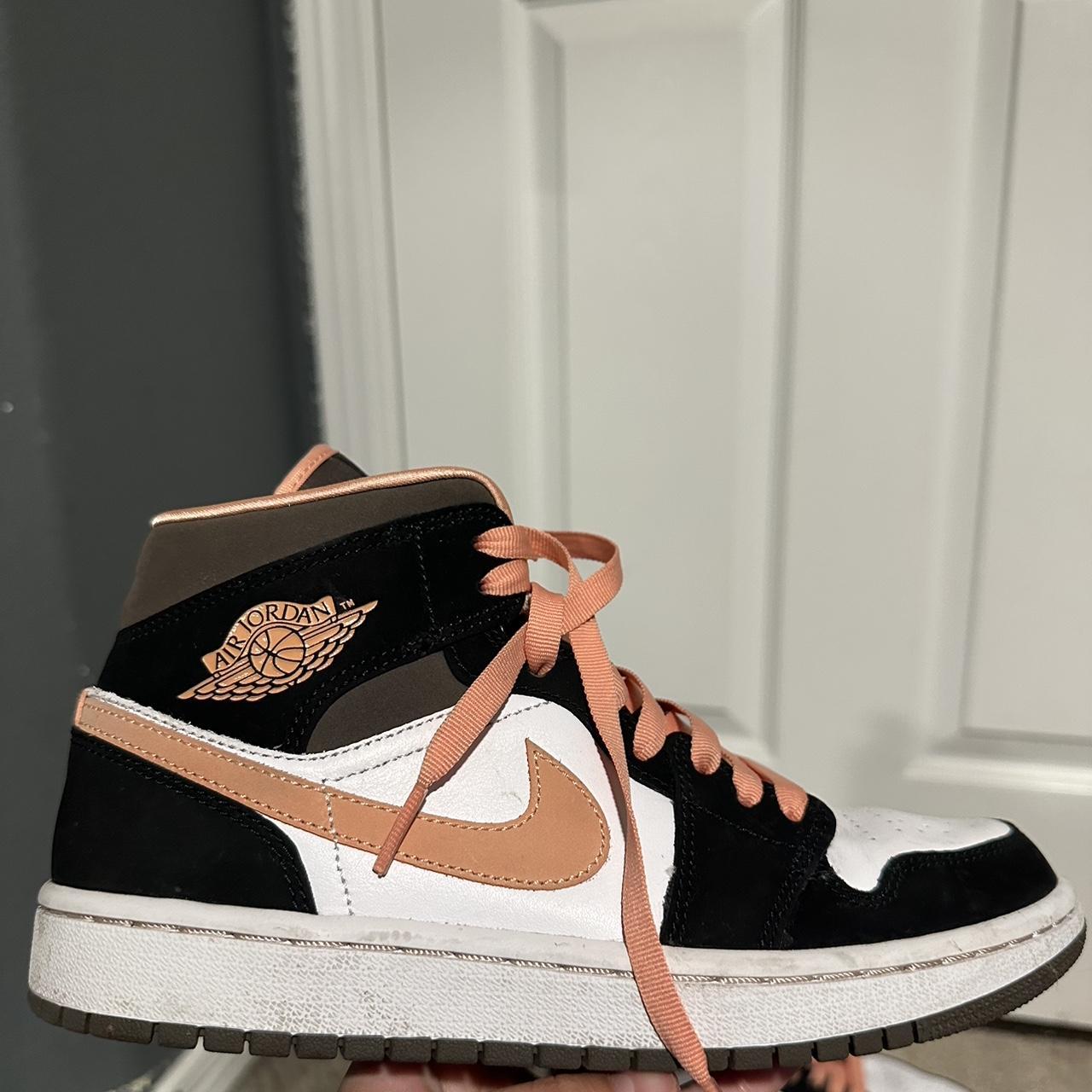 Outfit Jordan 1s Peach Mocha WMNS AIR JORDAN MID SE Depop