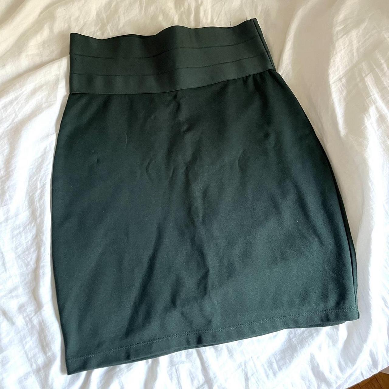 Max Studio Women's Green Skirt | Depop