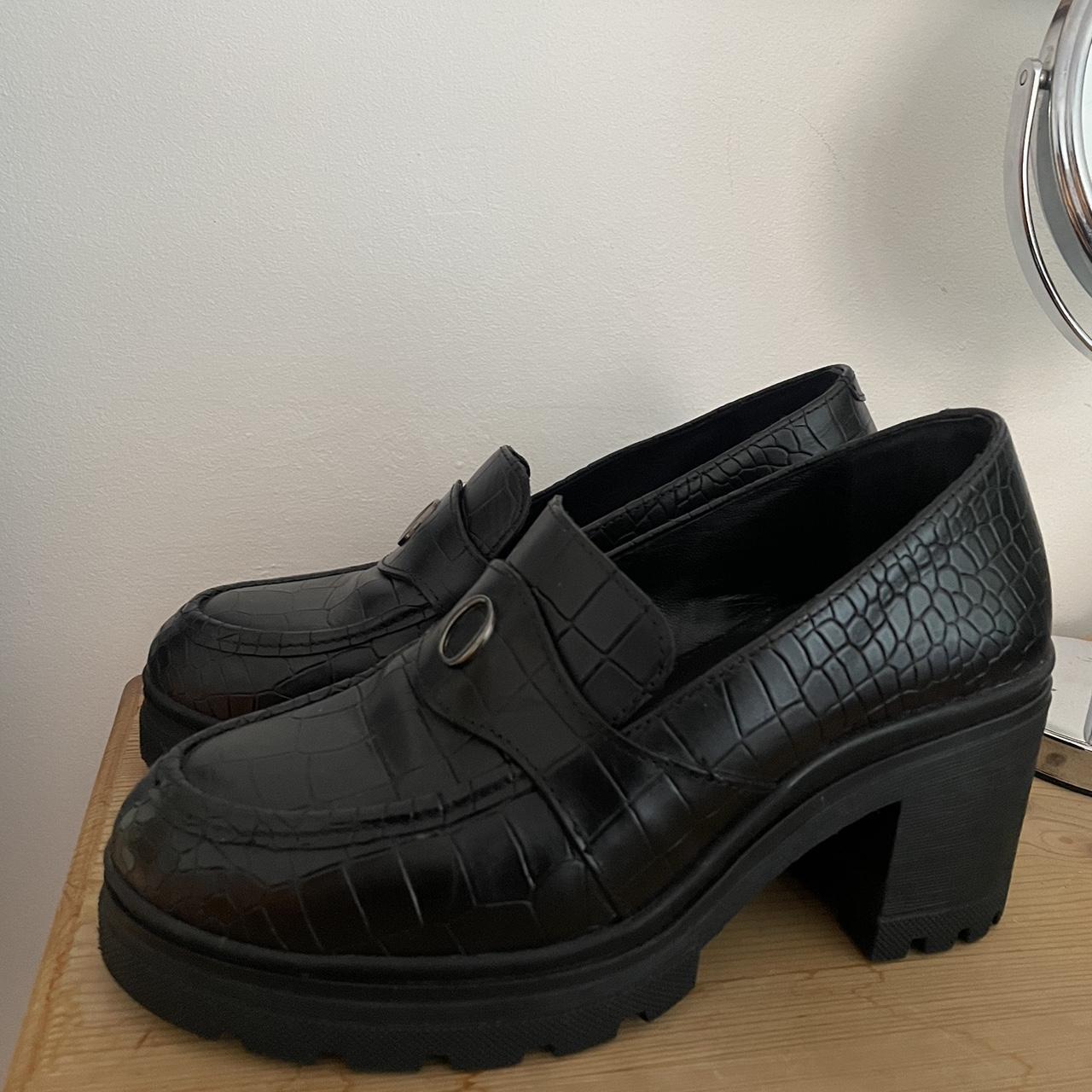 brody platform loafer