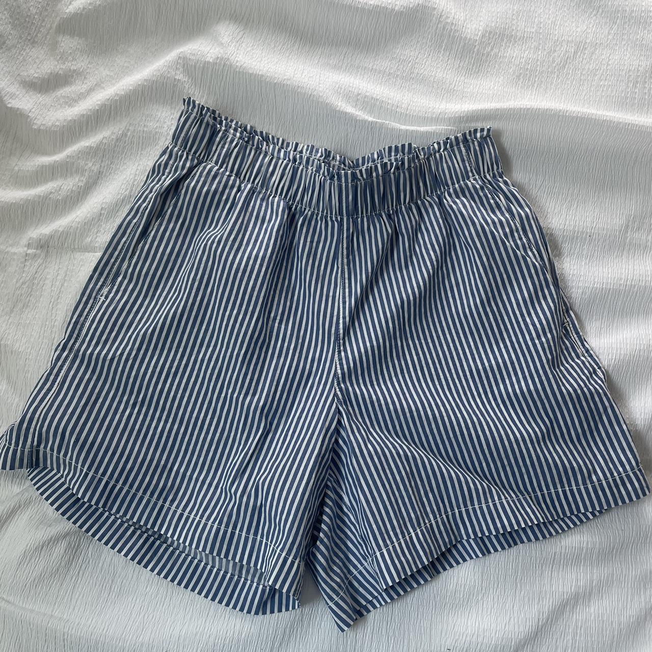 Striped old navy shorts Lightweight and with pockets! - Depop