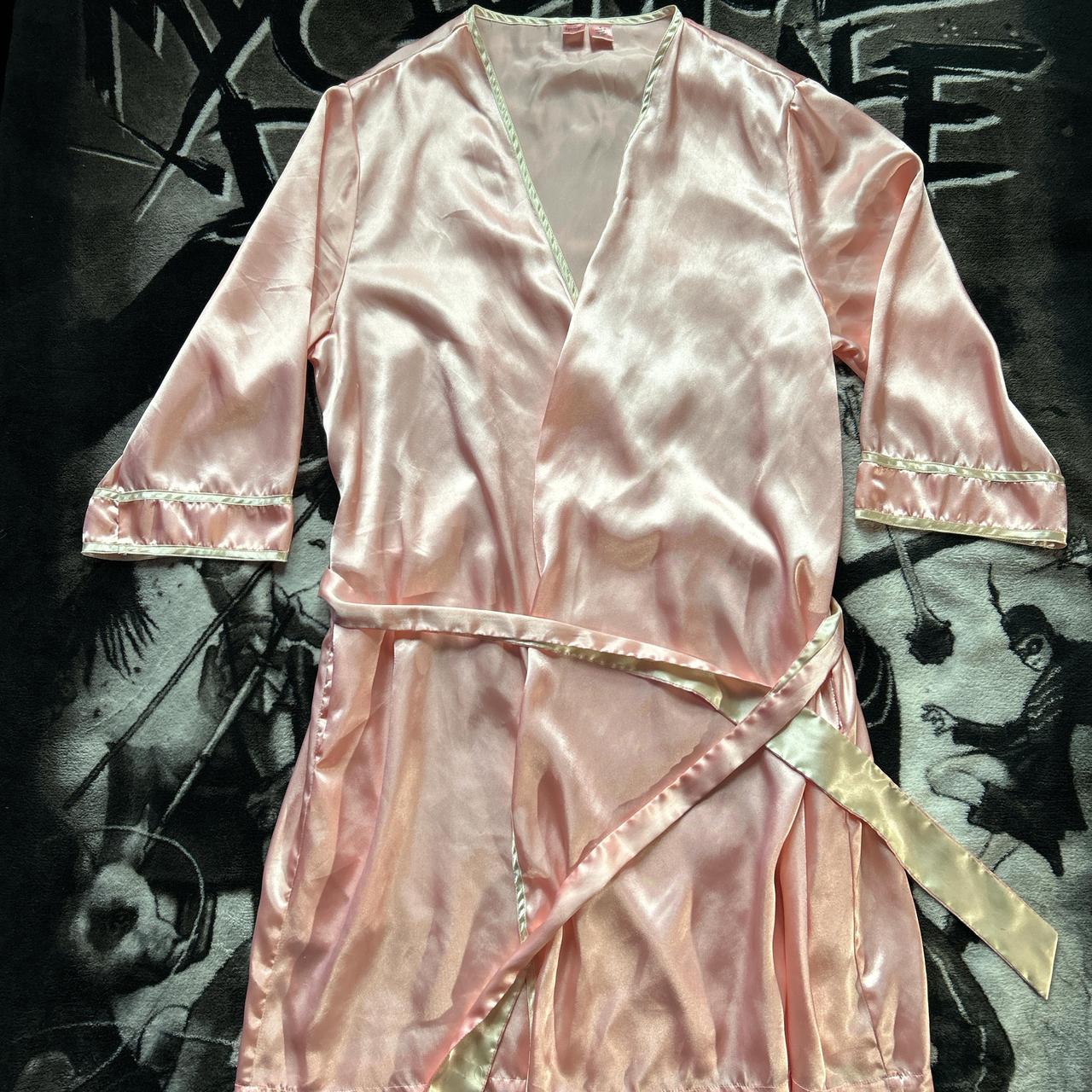 item listed by kahlaxoxoo