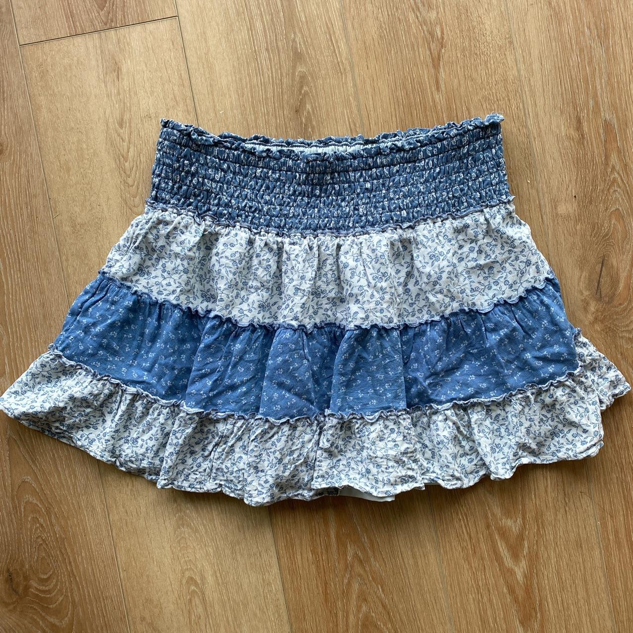 American Eagle skirt. So so cute and in great... Depop