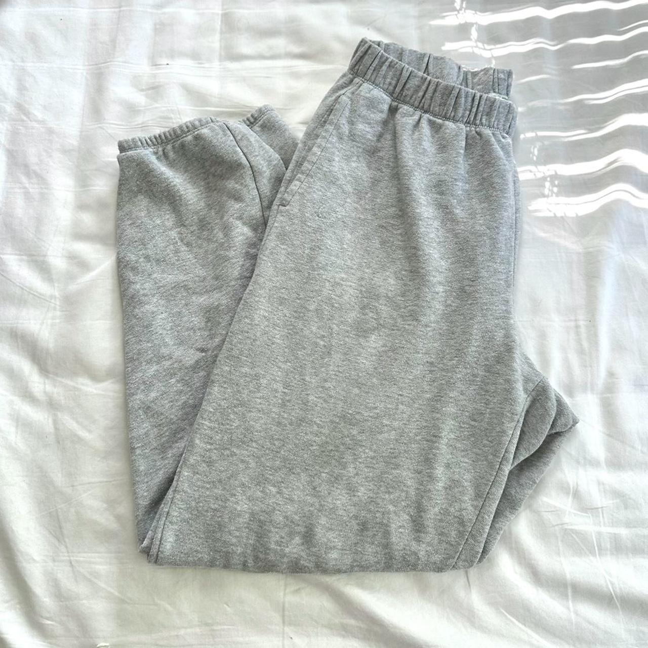 Aerie heather grey sweatpants Super cozy and has a... - Depop