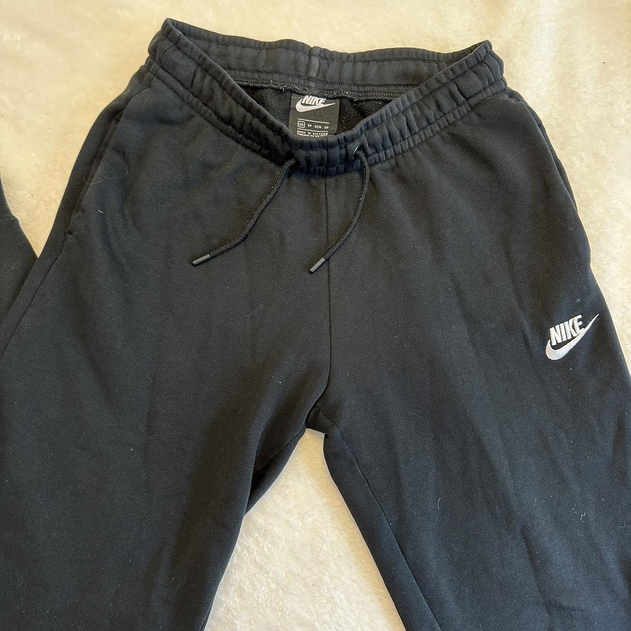 womens nike tracksuit joggers