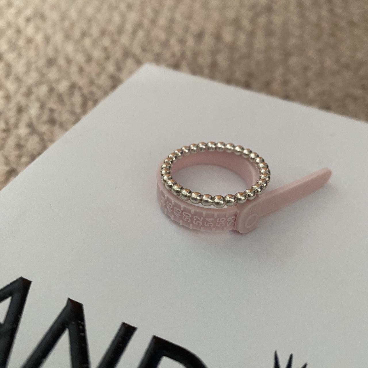 Sparkling curve sale ring pandora