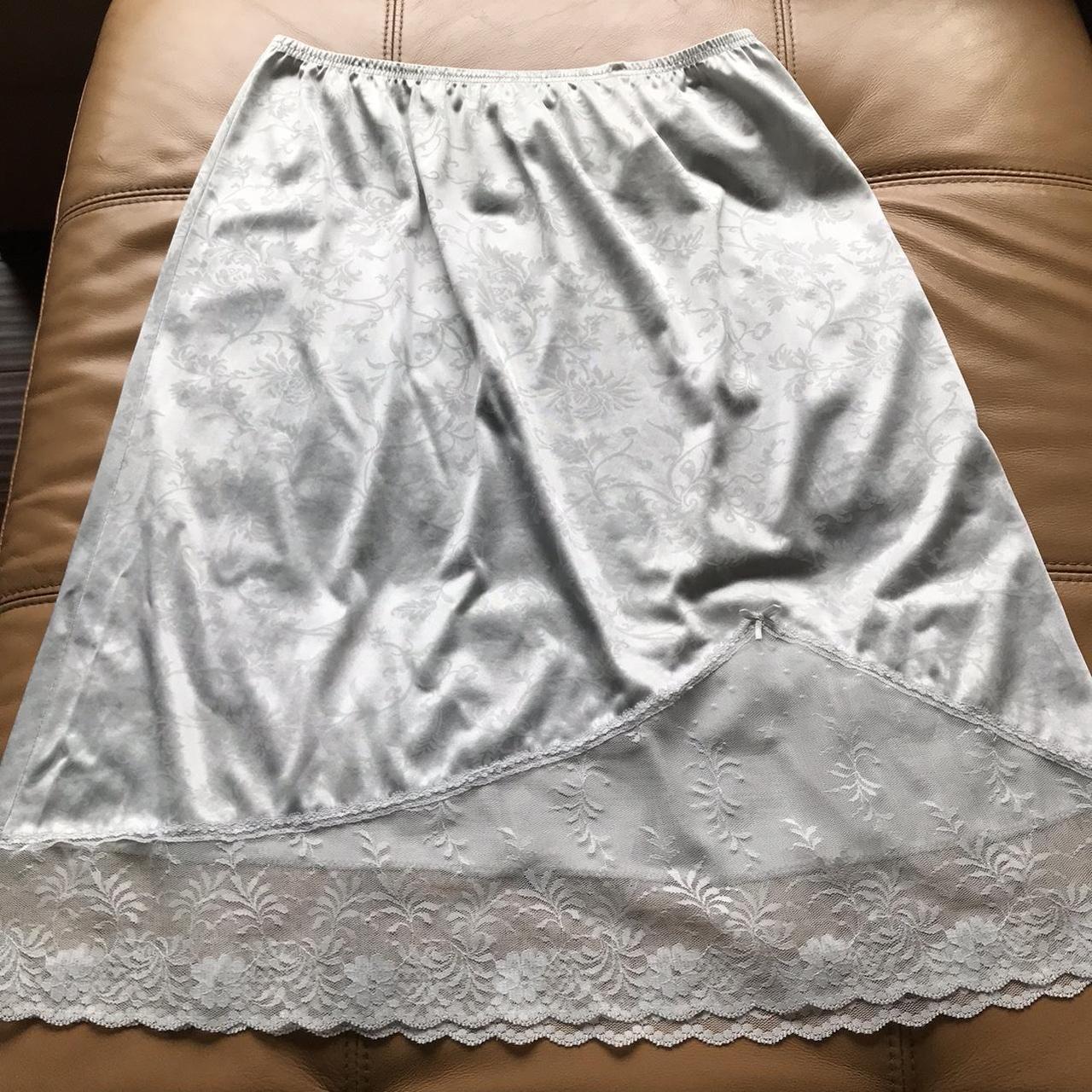 JCPenney Women's Silver and Grey Skirt Depop