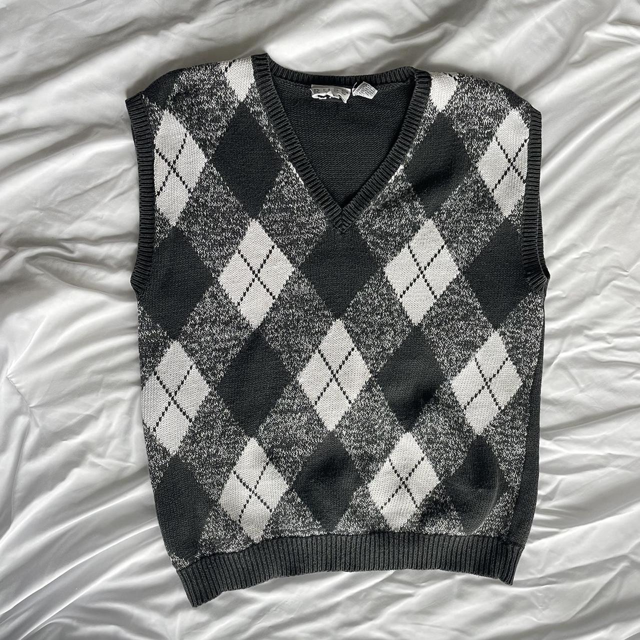 Argyle Sweater Vest Russ Size Medium Small hole in... - Depop