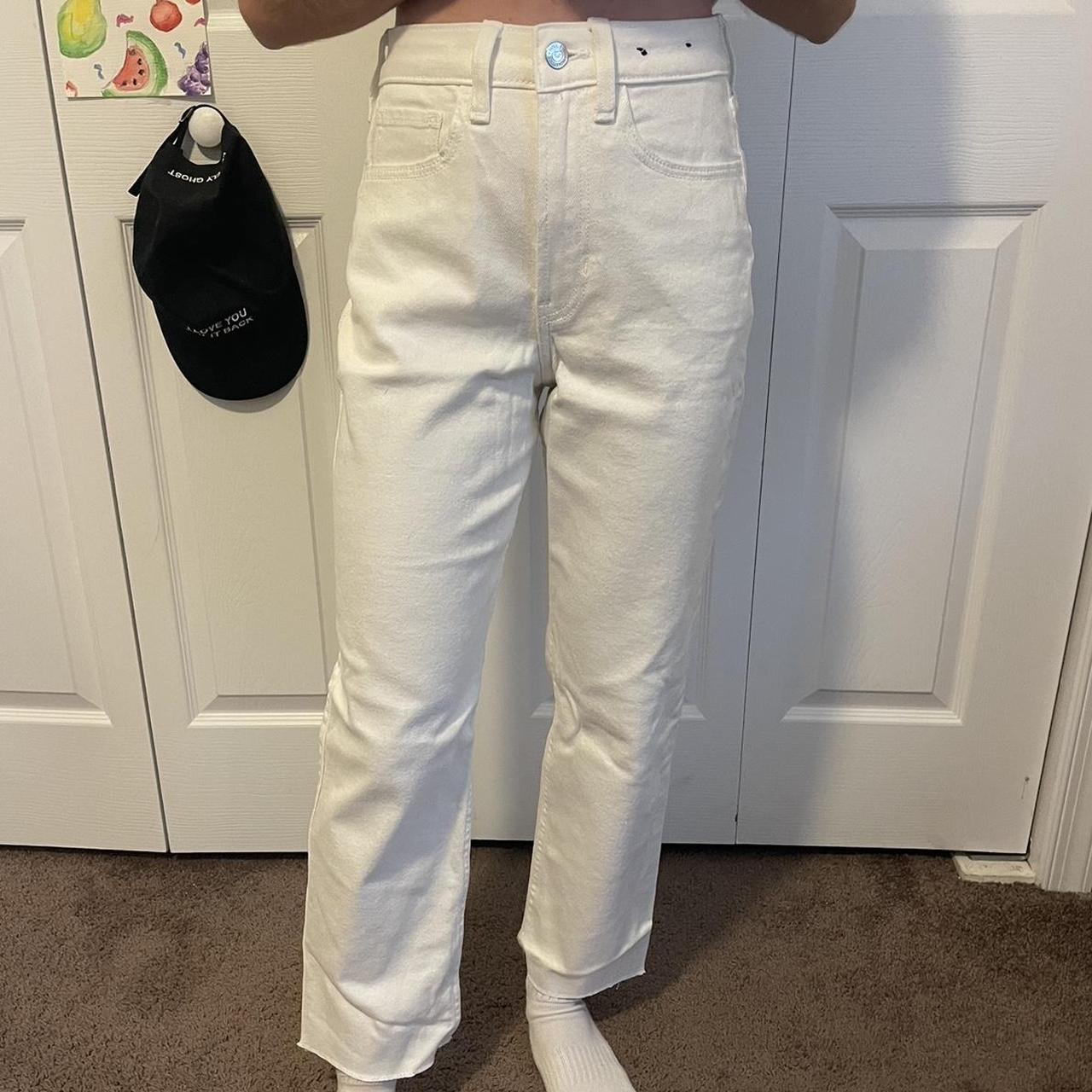 White high waisted Hollister mom jeans size 1r w25; - Depop