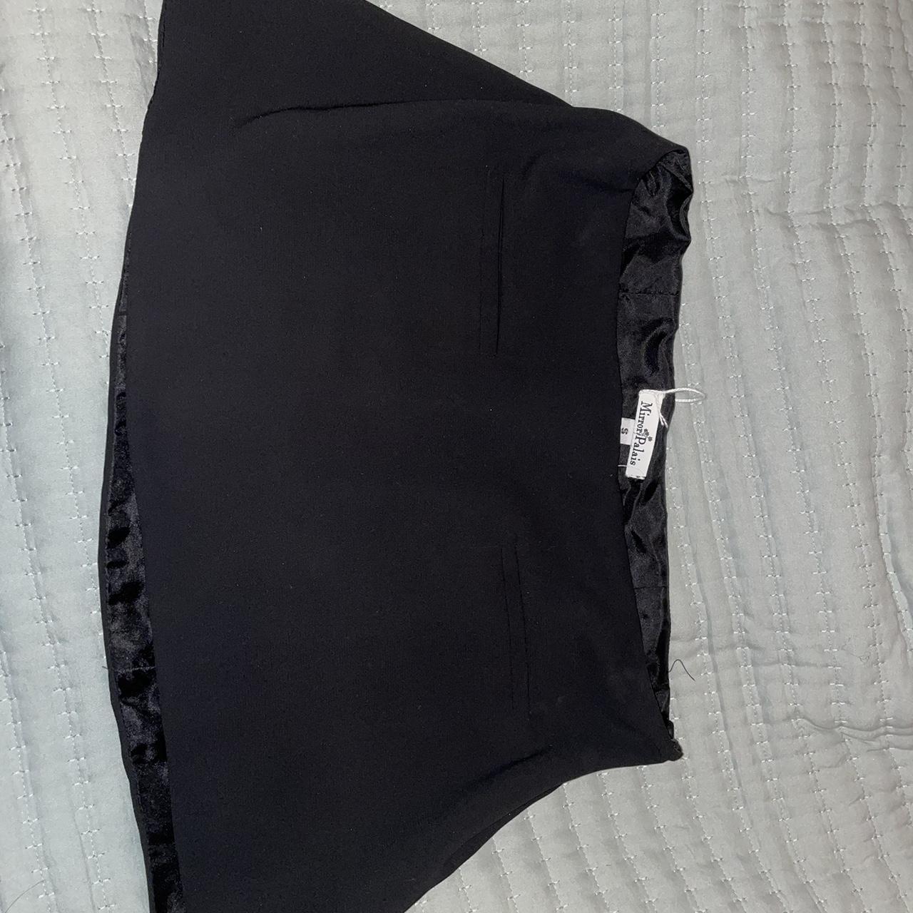 Esmara skirt like a brand new size 10 black colour - Depop