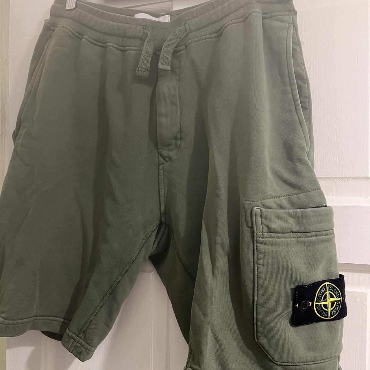 Stone island hot sale sage shorts