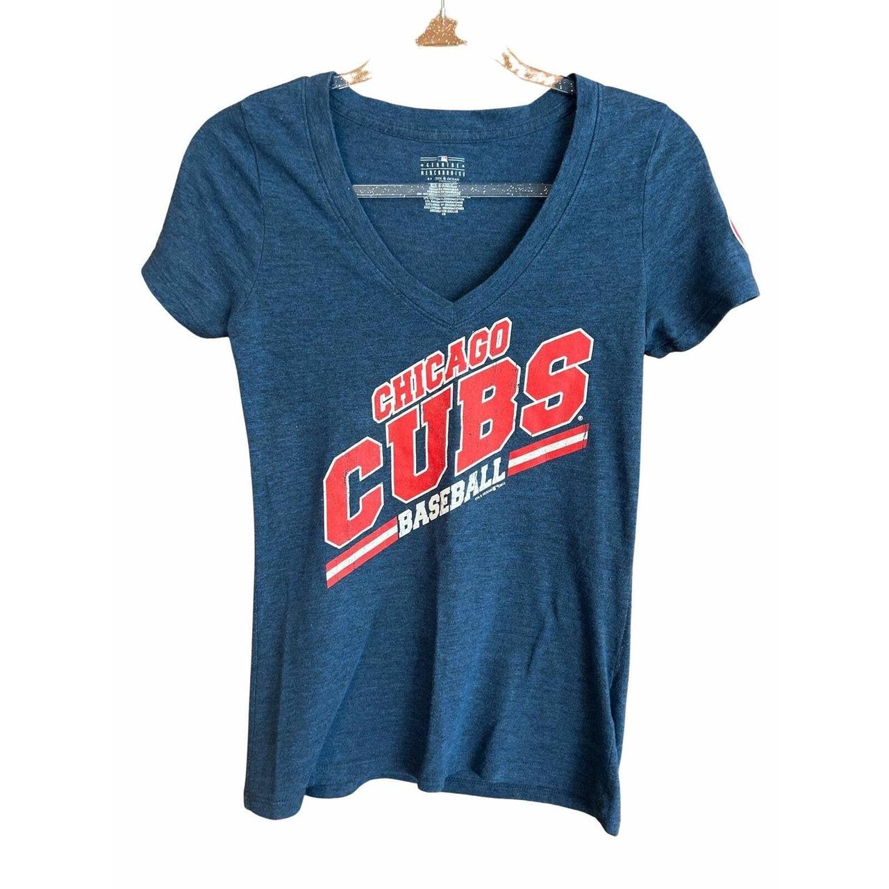 Chicago Cubs T-Shirt Women's Size Large L Short - Depop