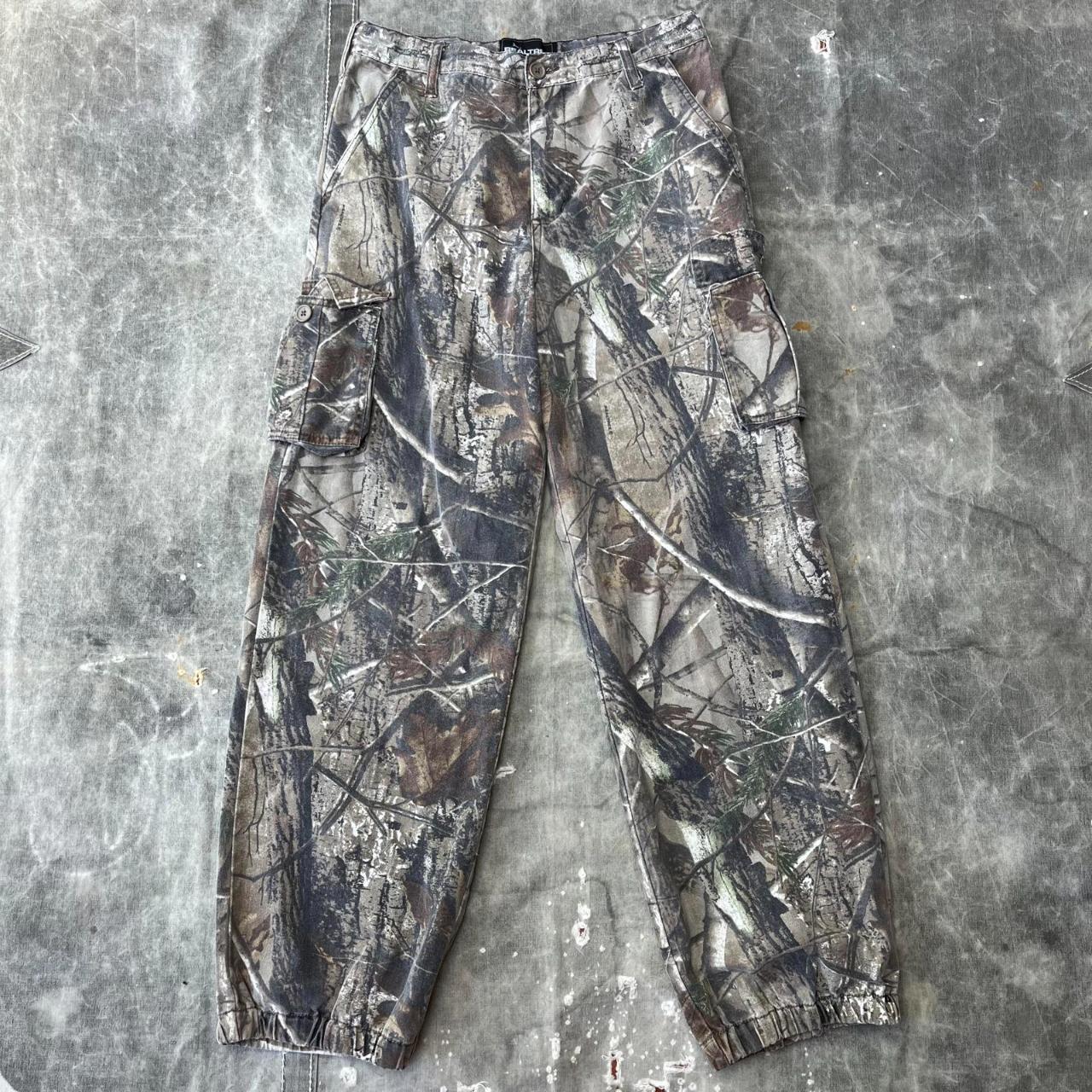 Vintage Y2K Realtree AP Camo Pants Measures about... - Depop