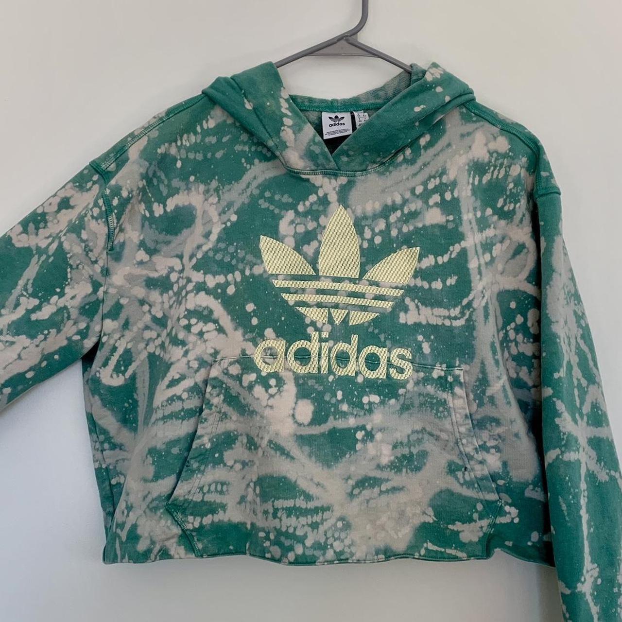 Green adidas-cropped - Depop