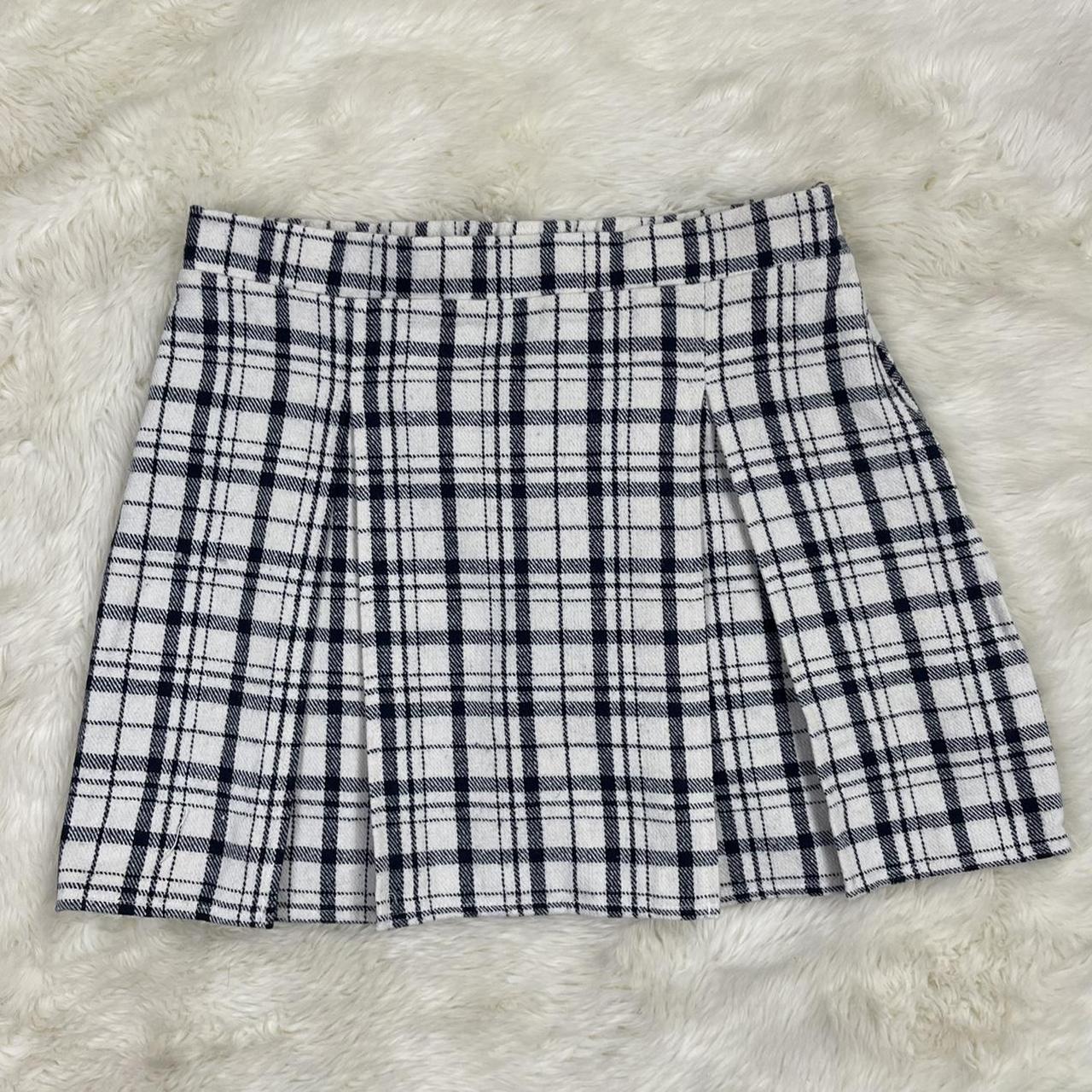 Women's White and Black Skirt | Depop