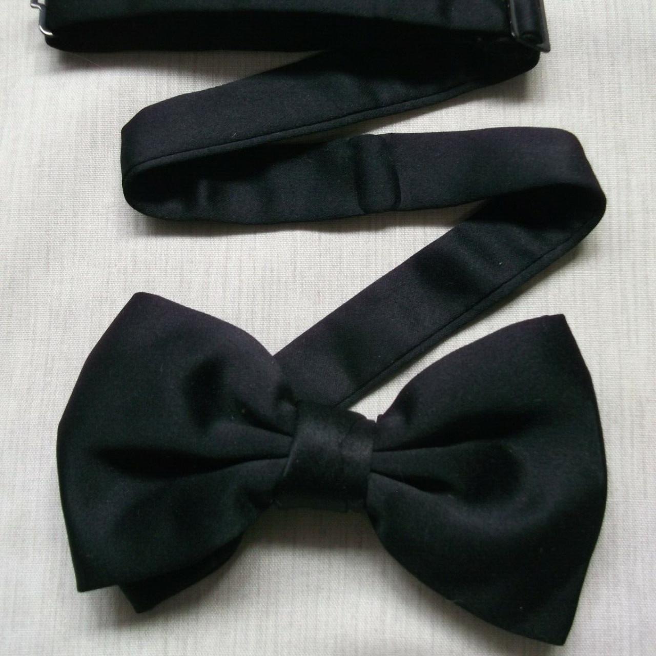 Bow Tie Men's Bowtie A classic gentleman's bowtie.... - Depop