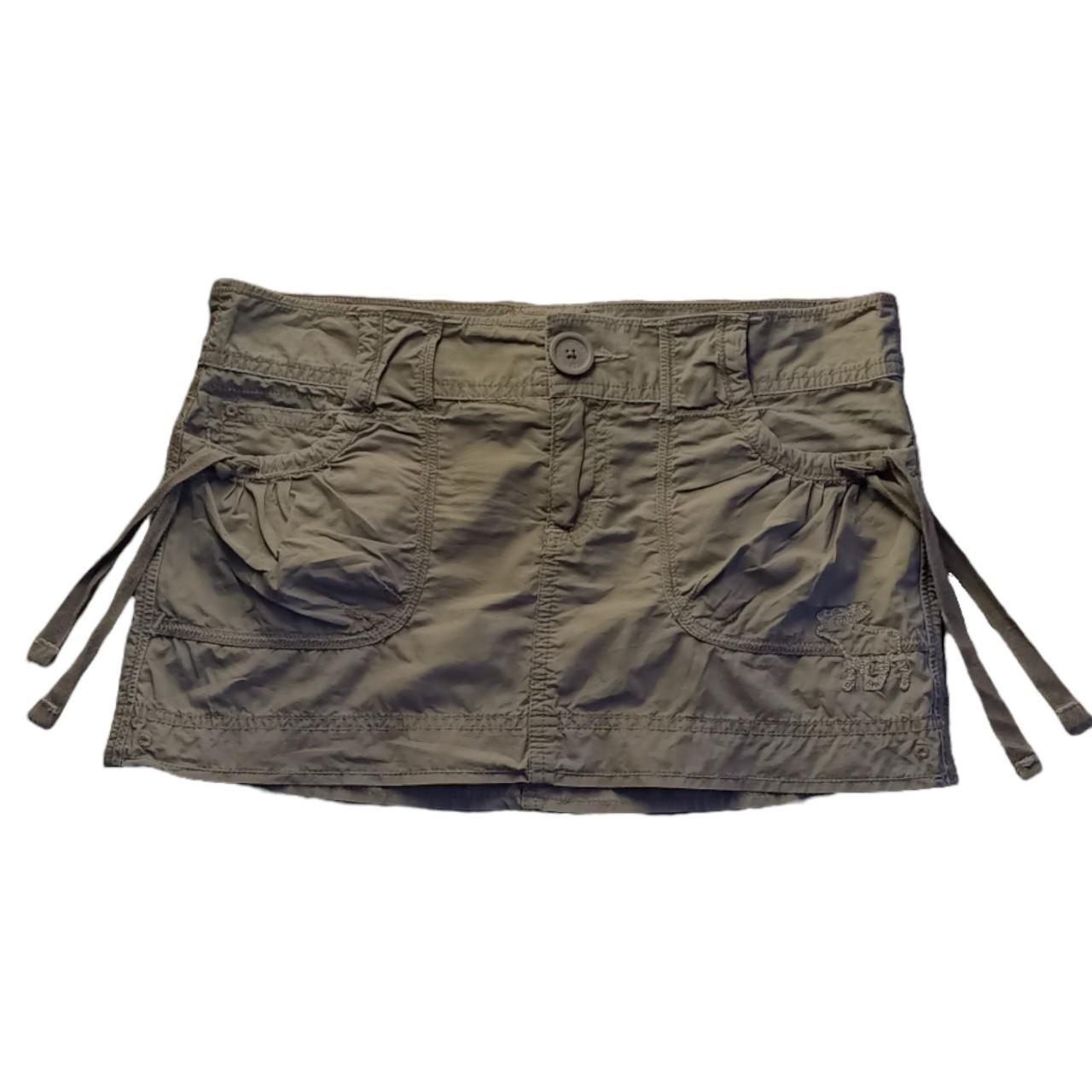 🦇Y2k iconic mini cargo skirt🦇 Read shop... Depop