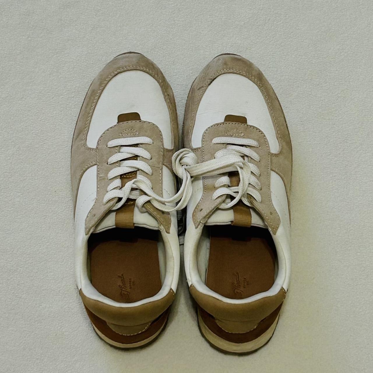 Universal Thread Women's White and Tan Trainers