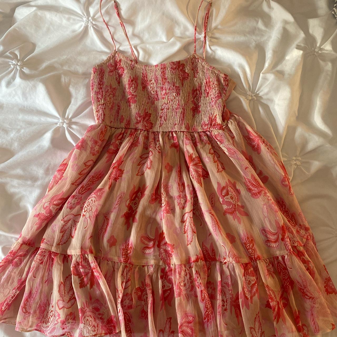 Selfie leslie pink floral dress Depop