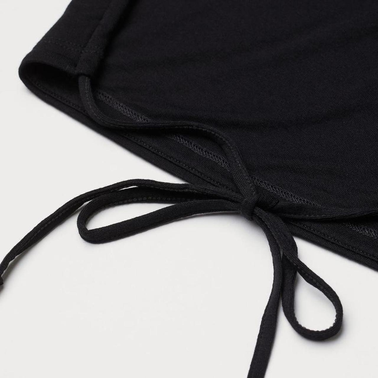 H&M Women's Black Croptop Depop