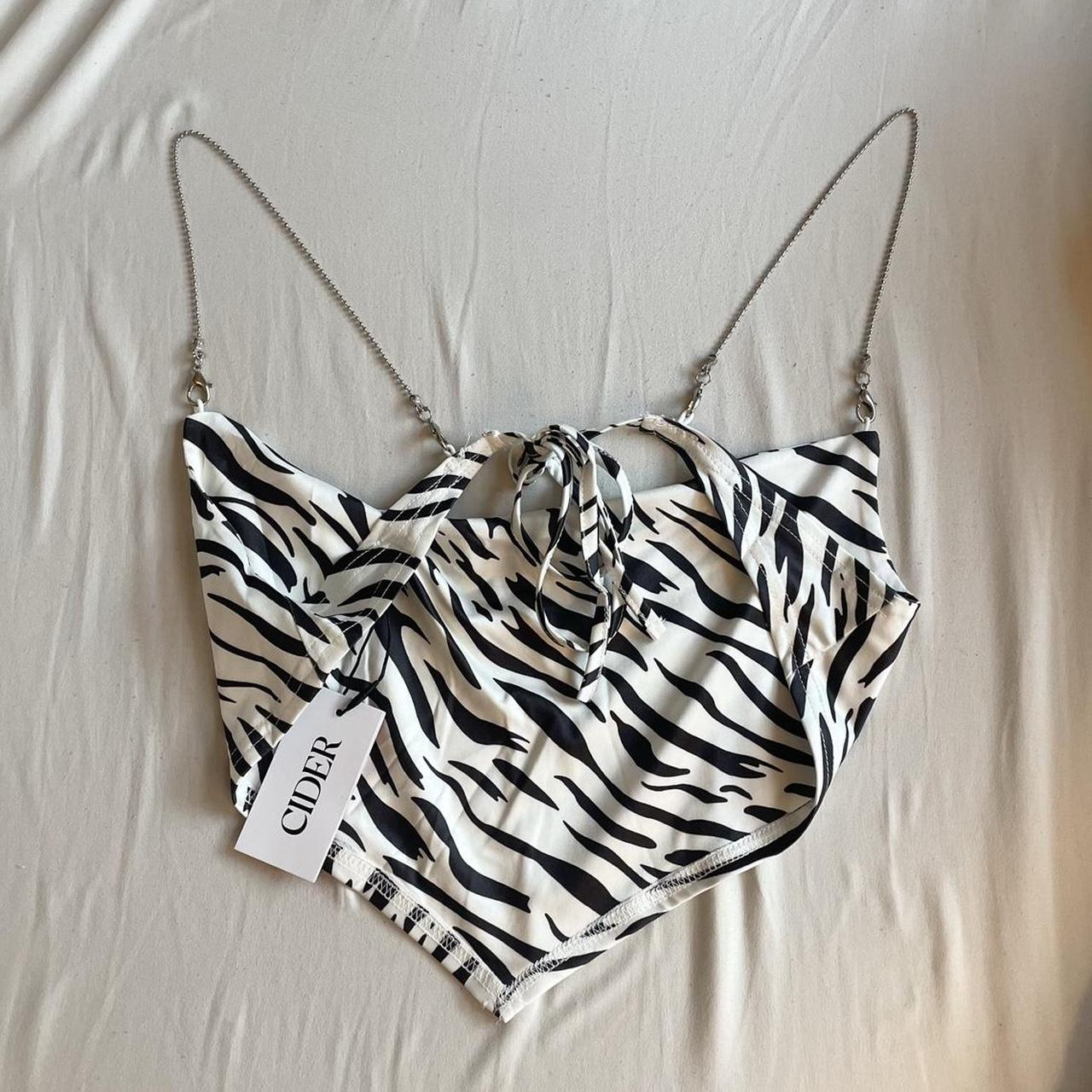 Cider Women's White and Black Croptop Depop