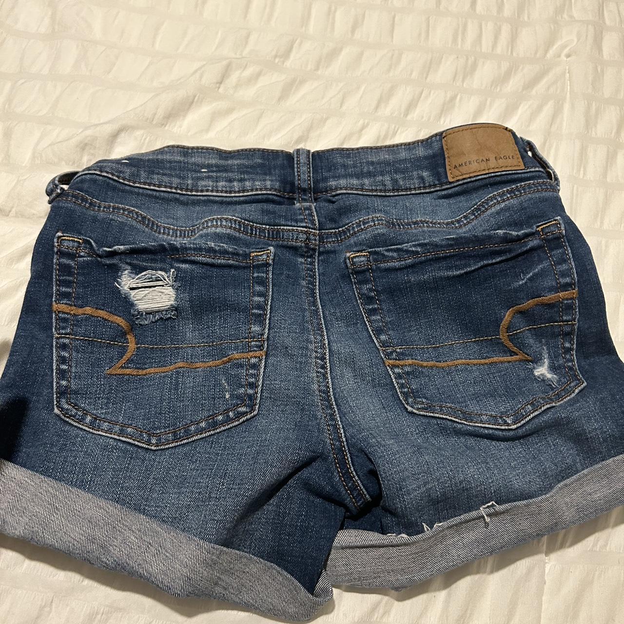 american eagle shorts can’t fit anymore - Depop