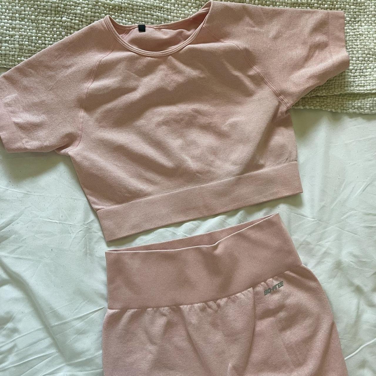 Bo+Tee Women's Tshirt Depop