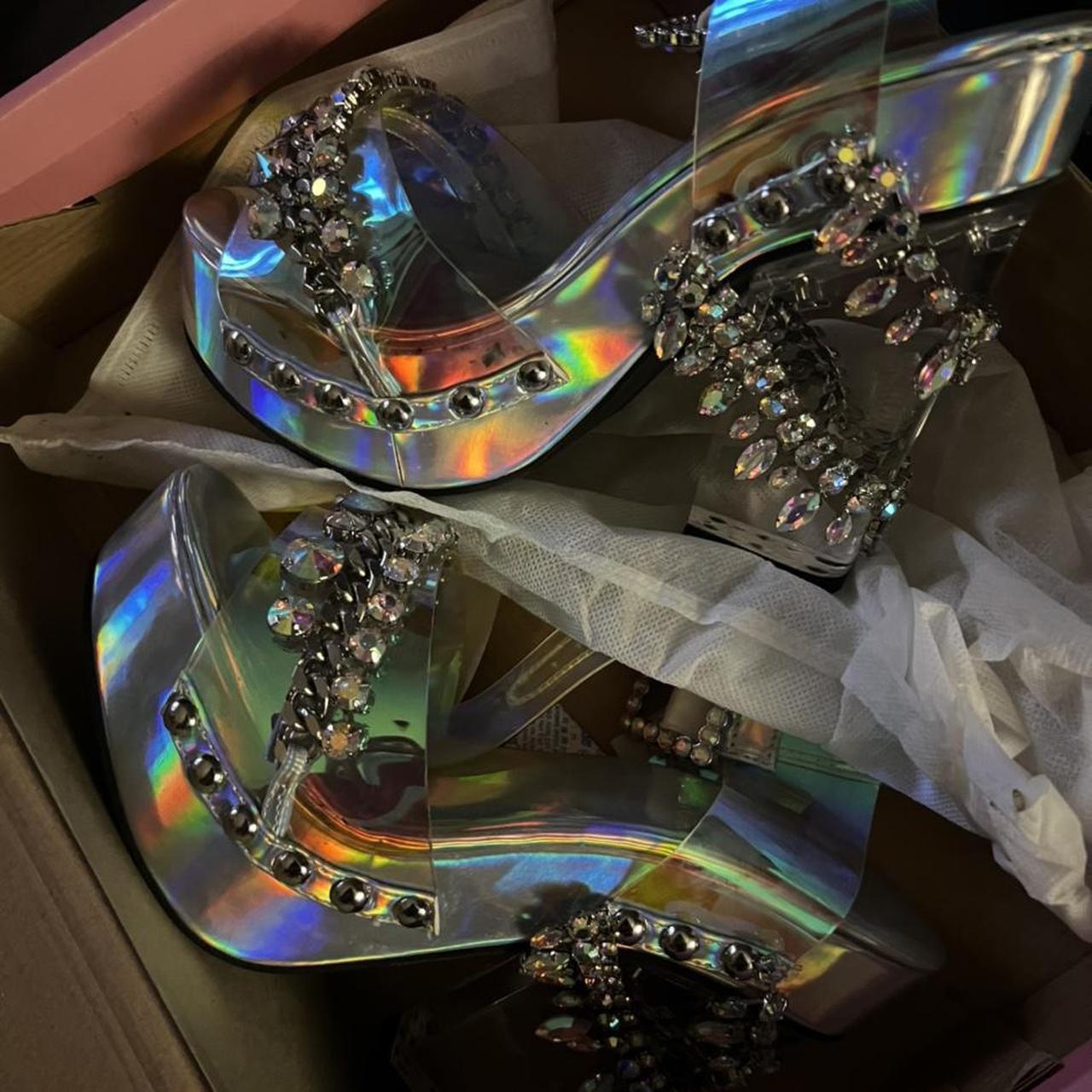 holo heels