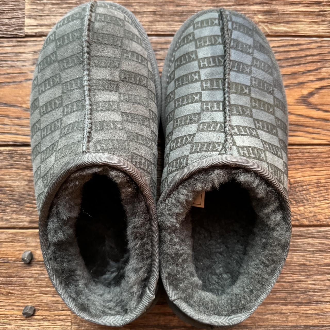 KITH Monogrammed Shearling Slippers: *PLS DM Depop