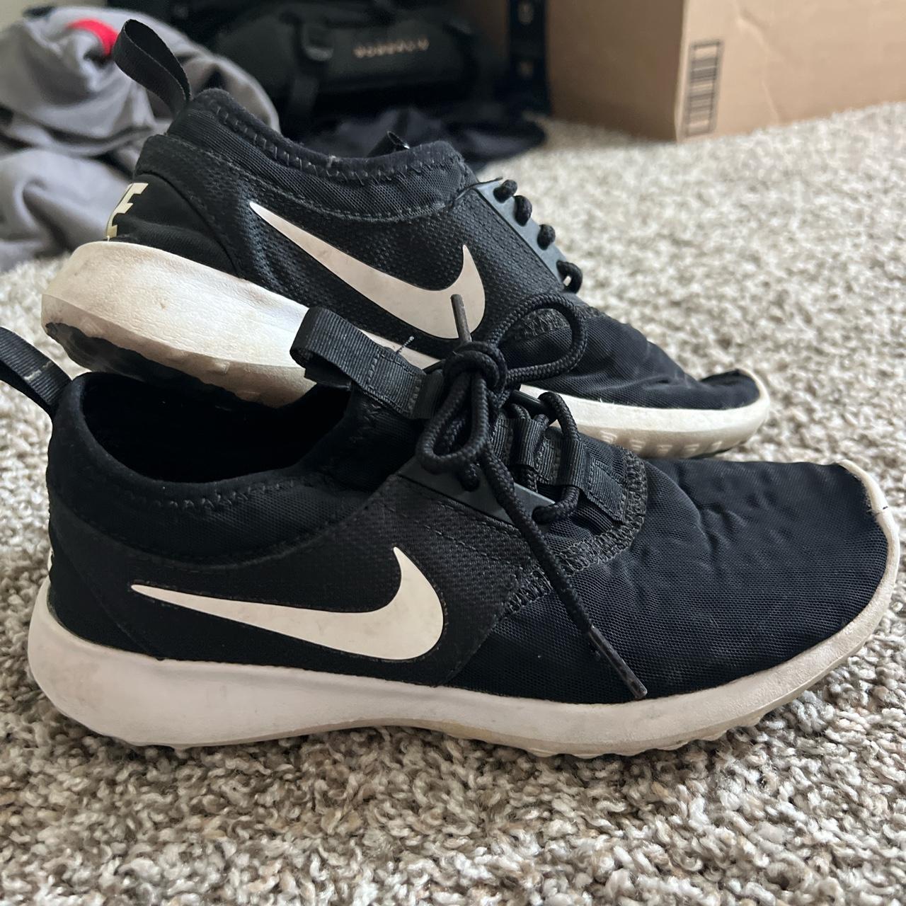 Nike juvenate women's shop black and white