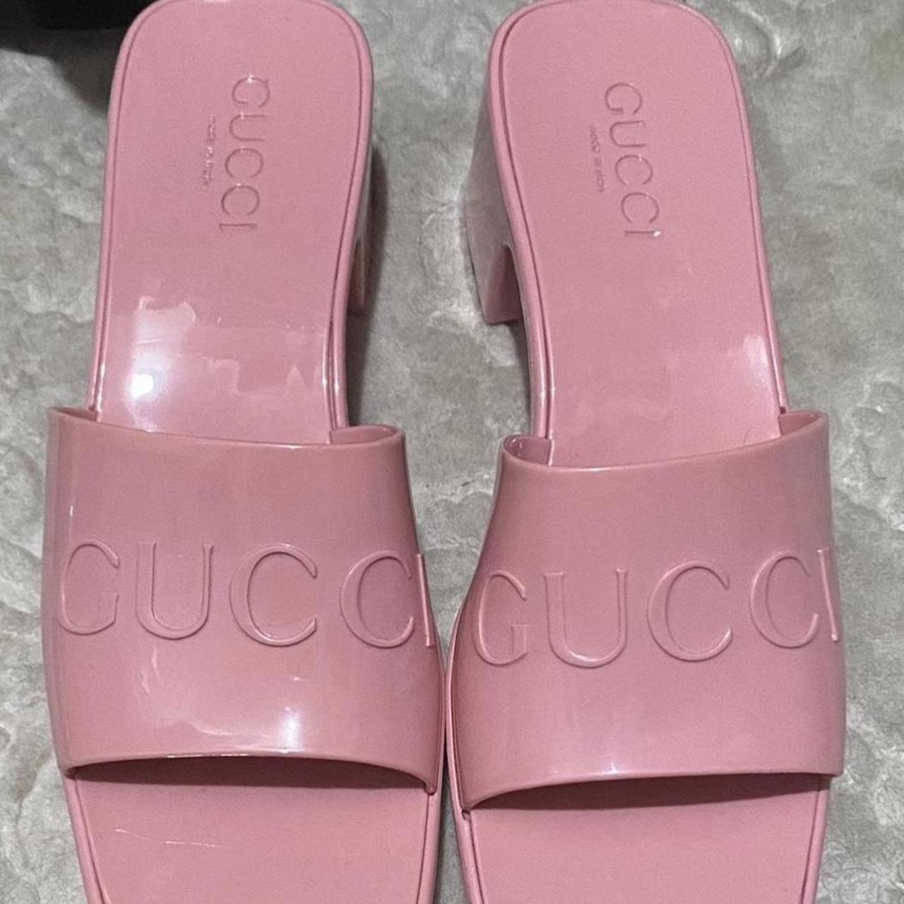 Gucci pink 2025 jelly sandals