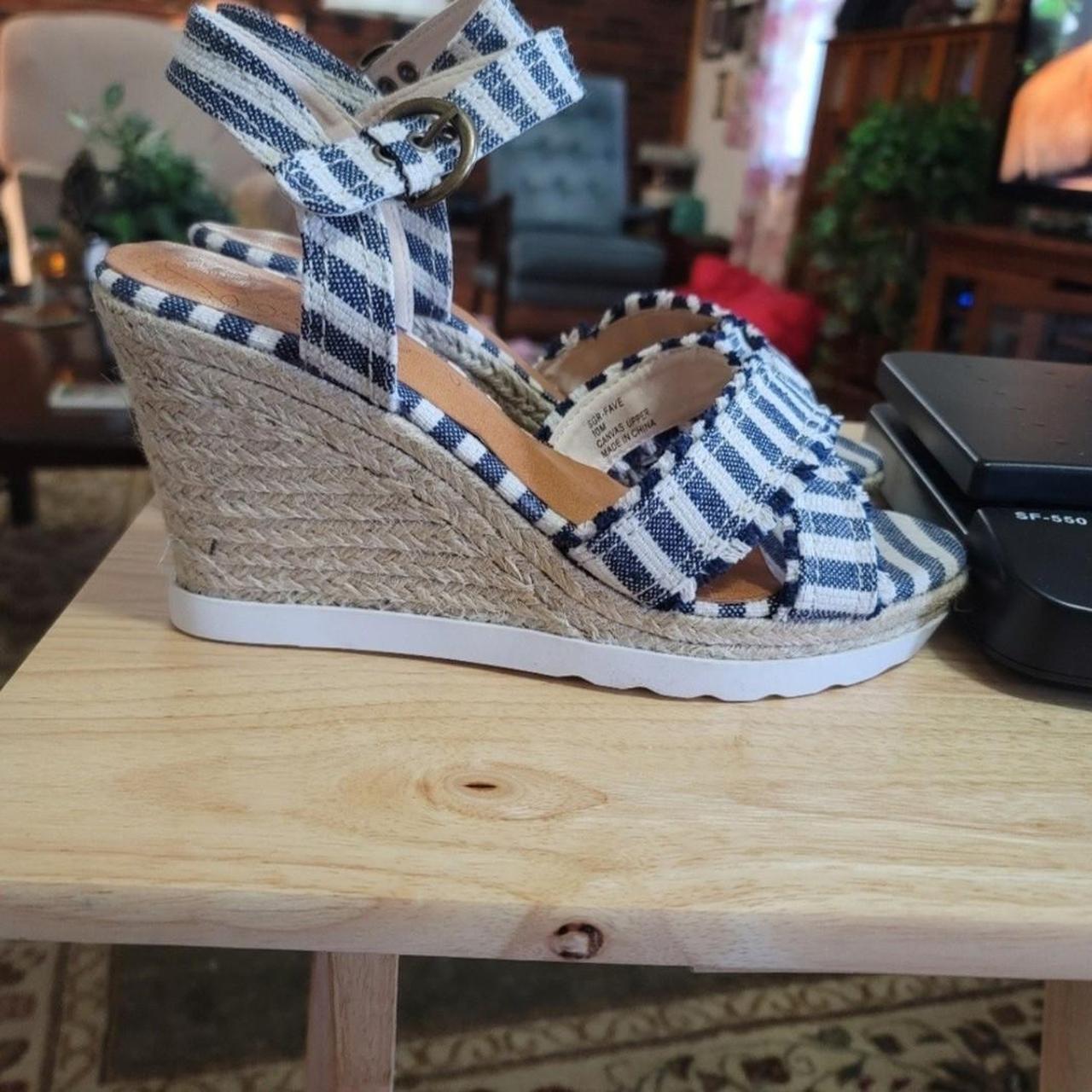 Blue and white striped hot sale wedges