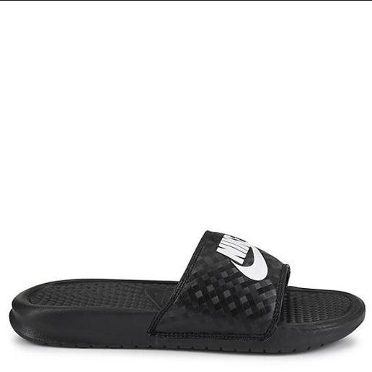 Size 8 hot sale nike slides