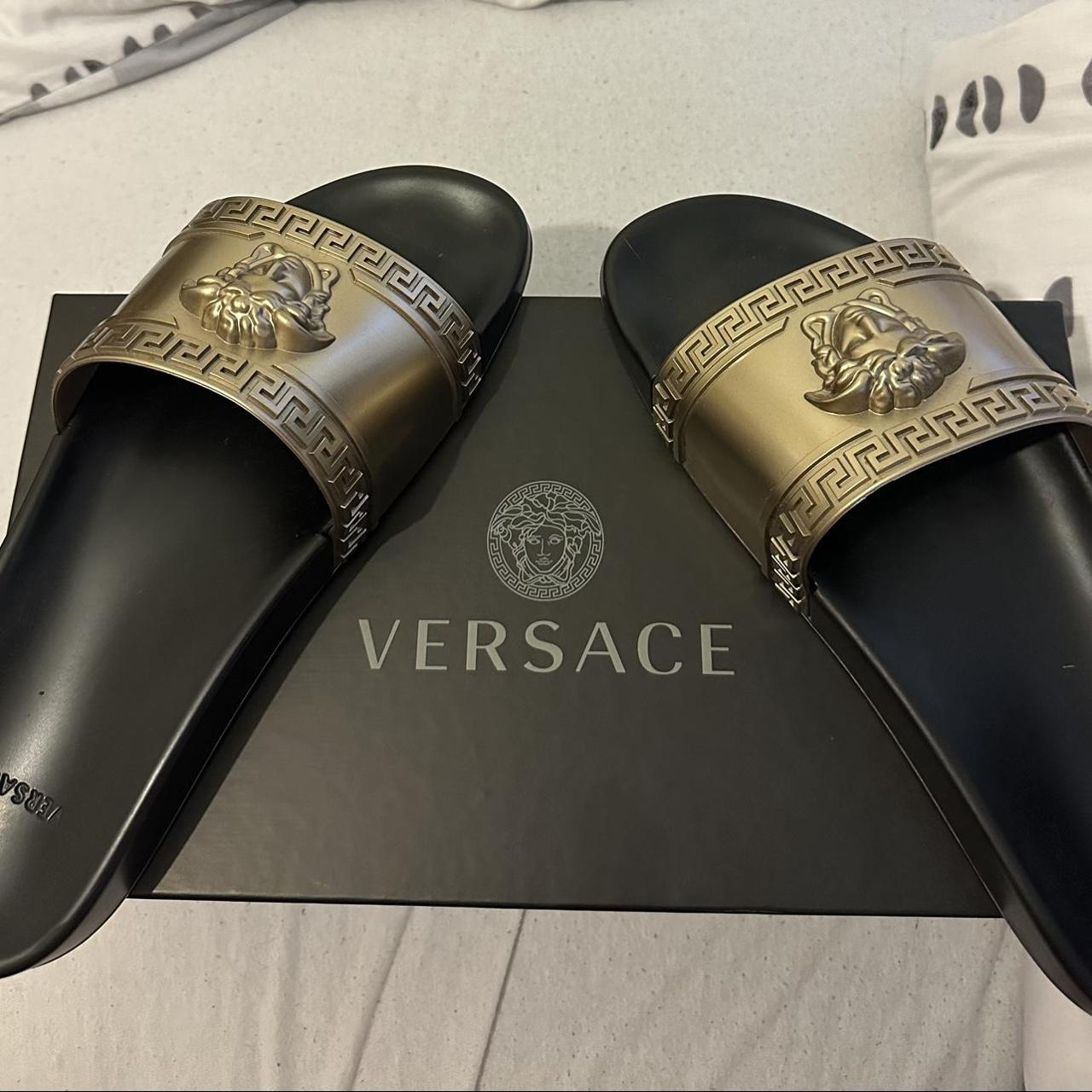 Worn once and was too big for me. size 10 versace - Depop